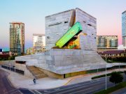 Le béton Precast en vedette! Le musée Perot, Dallas Bâtiment du musée Perrot