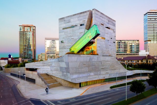 Le béton Precast en vedette! Le musée Perot, Dallas Bâtiment du musée Perrot