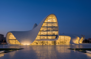 Centre Heydar Aliyev : la peau continue qui a transformé l’enveloppe de bâtiment