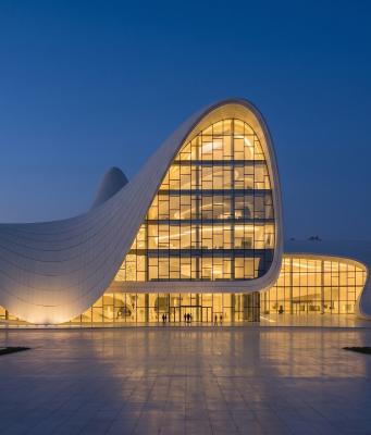 Centre Heydar Aliyev : la peau continue qui a transformé l’enveloppe de bâtiment